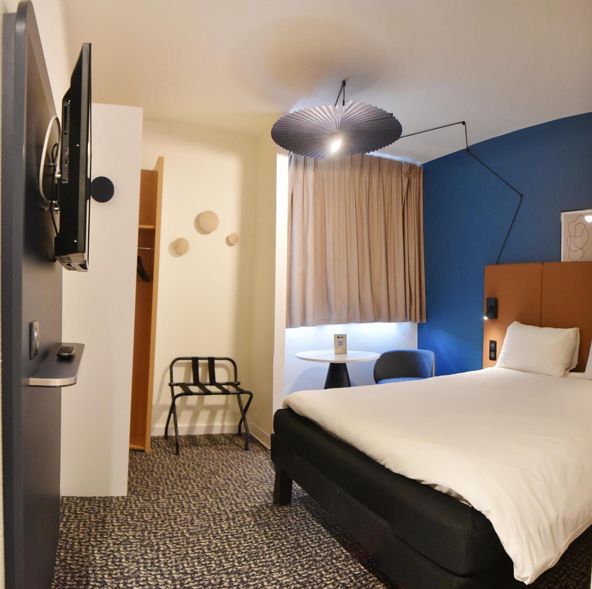 Ibis Laval Le Relais D'Armor Hotel Change  Exterior photo